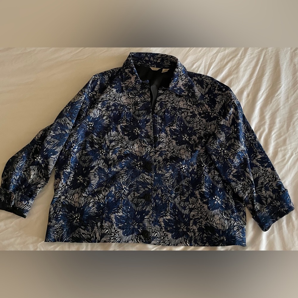 Button front beaded women’s jacket size 2x